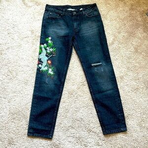 NWT Grifflin Paris distressed denim Embroidered relaxed fit black jeans